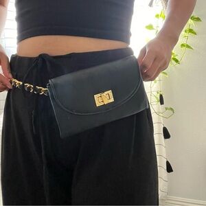 Black and gold fanny pack side purse 🖤